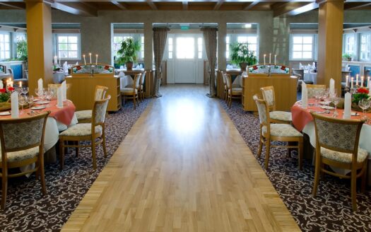 Funkcjonujący hotel na sprzedaż