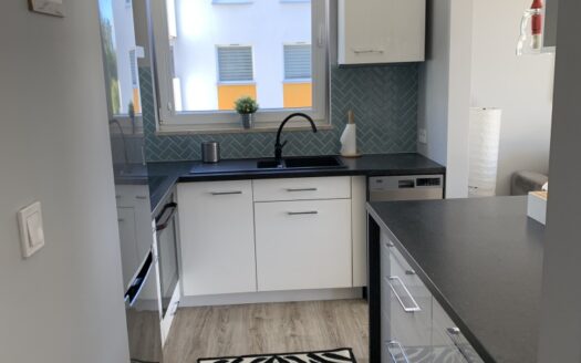 2 pokoje odnowione balkon garaż ochrona dostępne