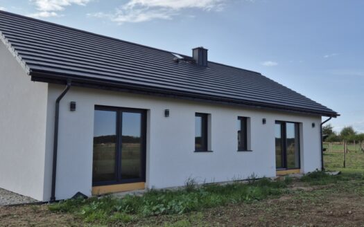 Dom parterowy 97m2 wolnostojący działka 970m2