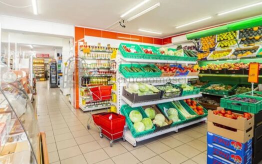 Przestronny lokal usługowy w ścisłym centrum miasta