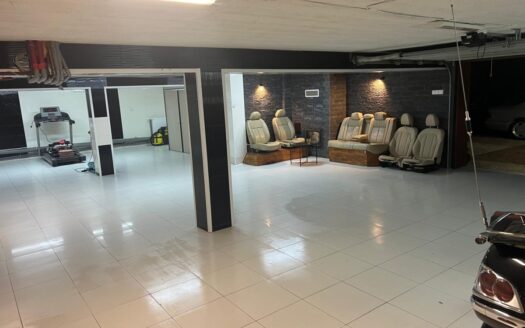 Dom z dużym garażem pod np. E-sklep, magazyn