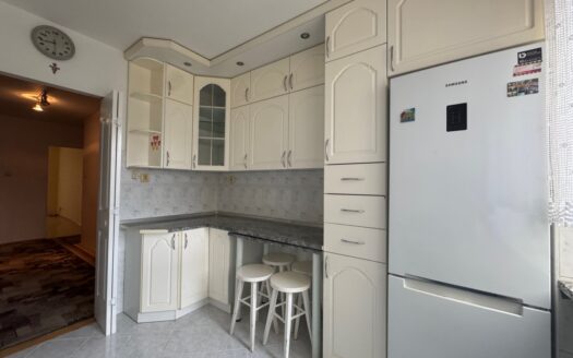 Przestronne mieszkanie obok Akademii Medycznej