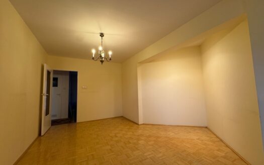 Przestronne mieszkanie obok Akademii Medycznej