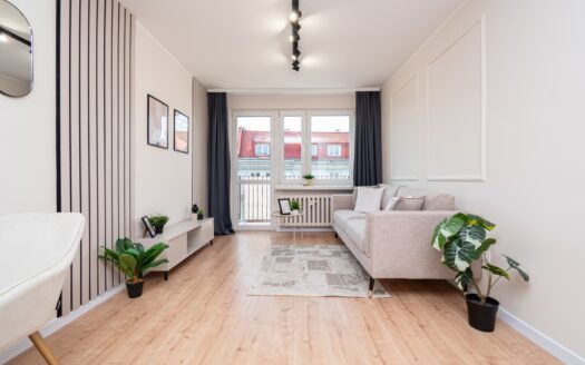 Rozkładowe 3 pok z osobna kuchnia/balkonem/Parking