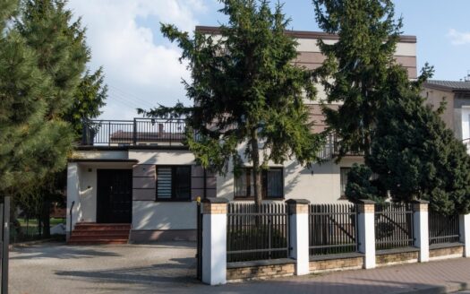 Słoneczny Dom z ogrodem w centrum Płońska (130m²)