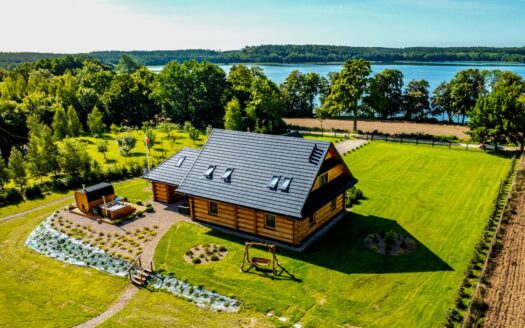 Wymarzony dom z bala nad mazurskim jeziorem