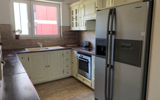 Elegancki dom 6 pokoi z dużym ogrodem