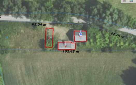 Działka z domem i zabudowaniami 5 km od Ćmielowa