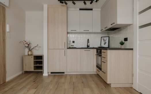 2 pok, 35m2, Krzyki, Sky Tower, balkon, winda