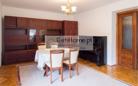 Pszczółki, przestronny dom w spokojnej okolicy