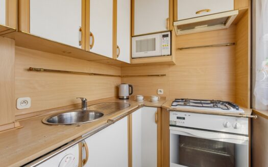 Świetna lokalizacja, PIERWSZE PIĘTRO W NISKIM BLOK