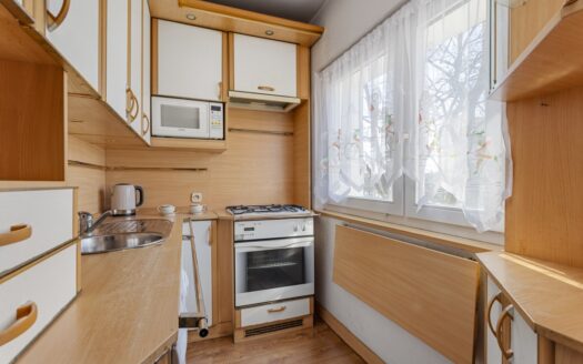 Świetna lokalizacja, PIERWSZE PIĘTRO W NISKIM BLOK