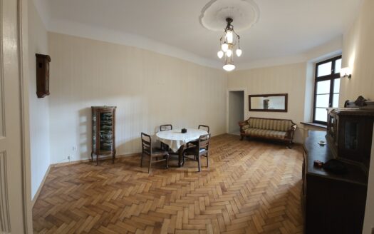 107 m² | Plac Dąbrowskiego | kamienica | winda