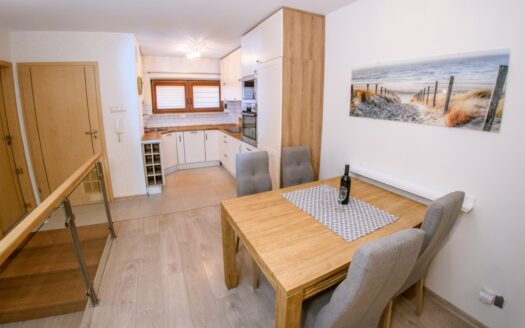 Przestronne mieszkanie z ogródkiem