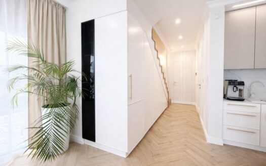 Piękny, skrajny dom – 400m od jeziora i lasu