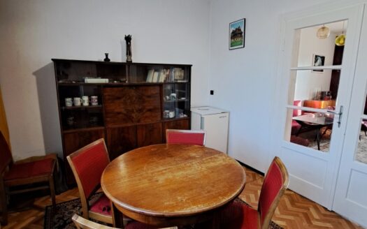 Dom do remontu w dzielnicy Ogrodów, 151 m², garaż
