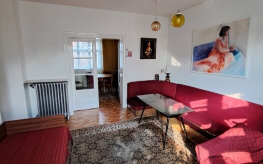 Dom do remontu w dzielnicy Ogrodów, 151 m², garaż